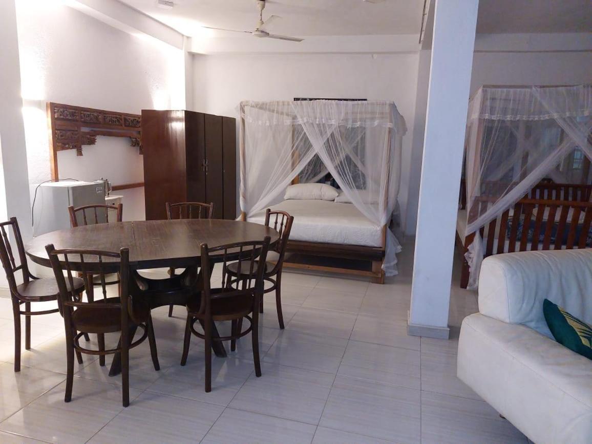 Blue Horizon Beach Hotel แทนกาลเล ภายนอก รูปภาพ