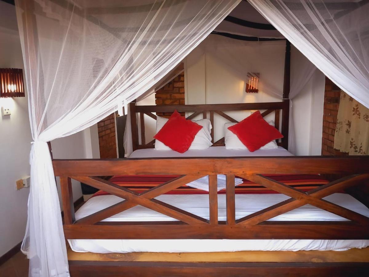 Blue Horizon Beach Hotel แทนกาลเล ภายนอก รูปภาพ