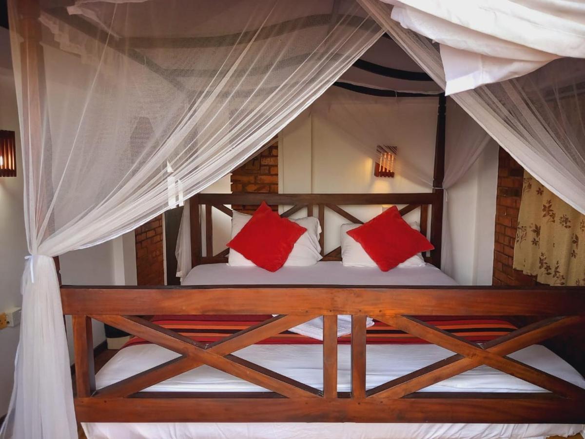 Blue Horizon Beach Hotel แทนกาลเล ภายนอก รูปภาพ