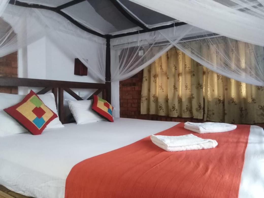 Blue Horizon Beach Hotel แทนกาลเล ภายนอก รูปภาพ